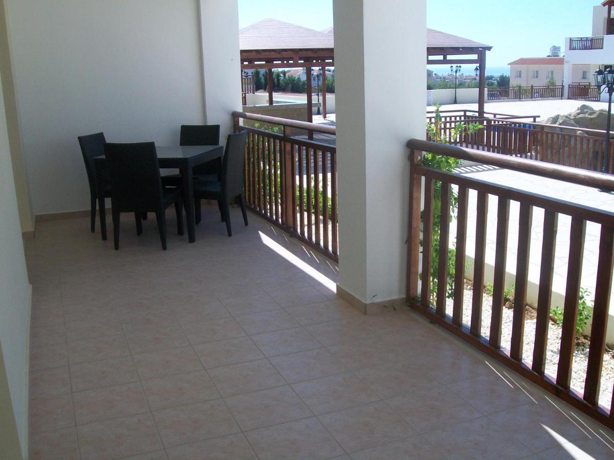 C5 Vanessa Poolside Apartment Peyia Buitenkant foto