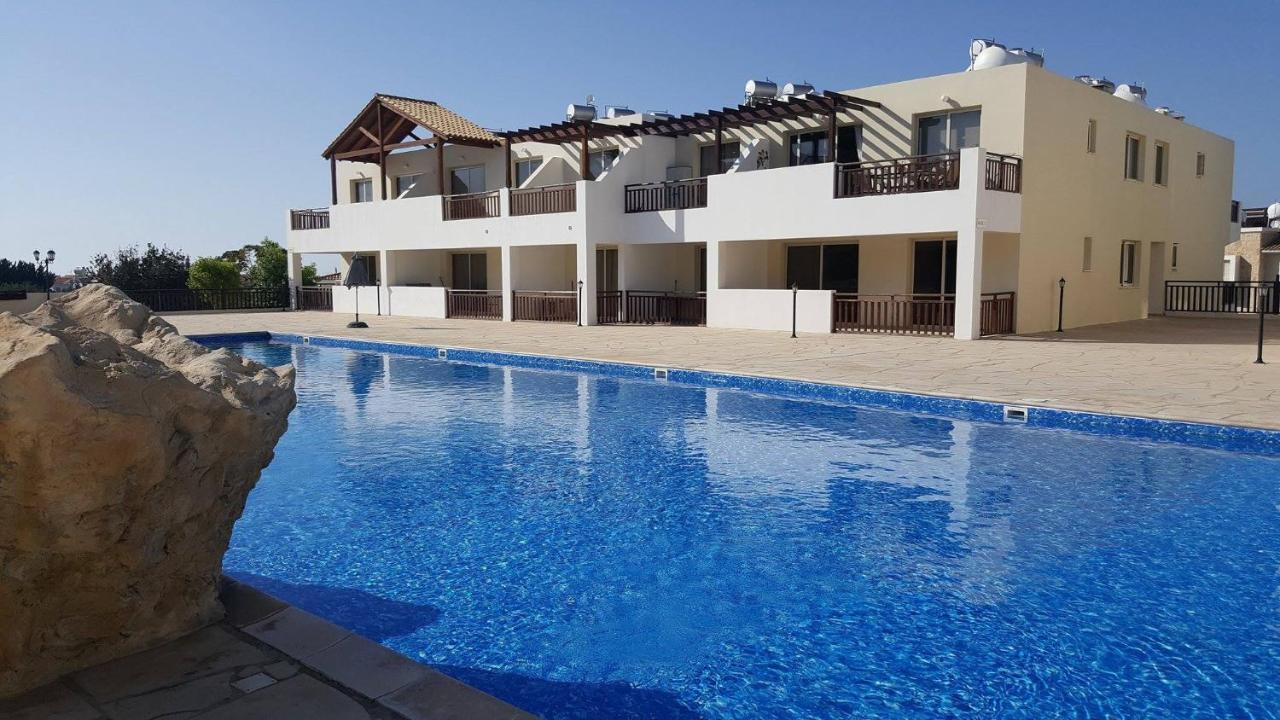 C5 Vanessa Poolside Apartment Peyia Buitenkant foto