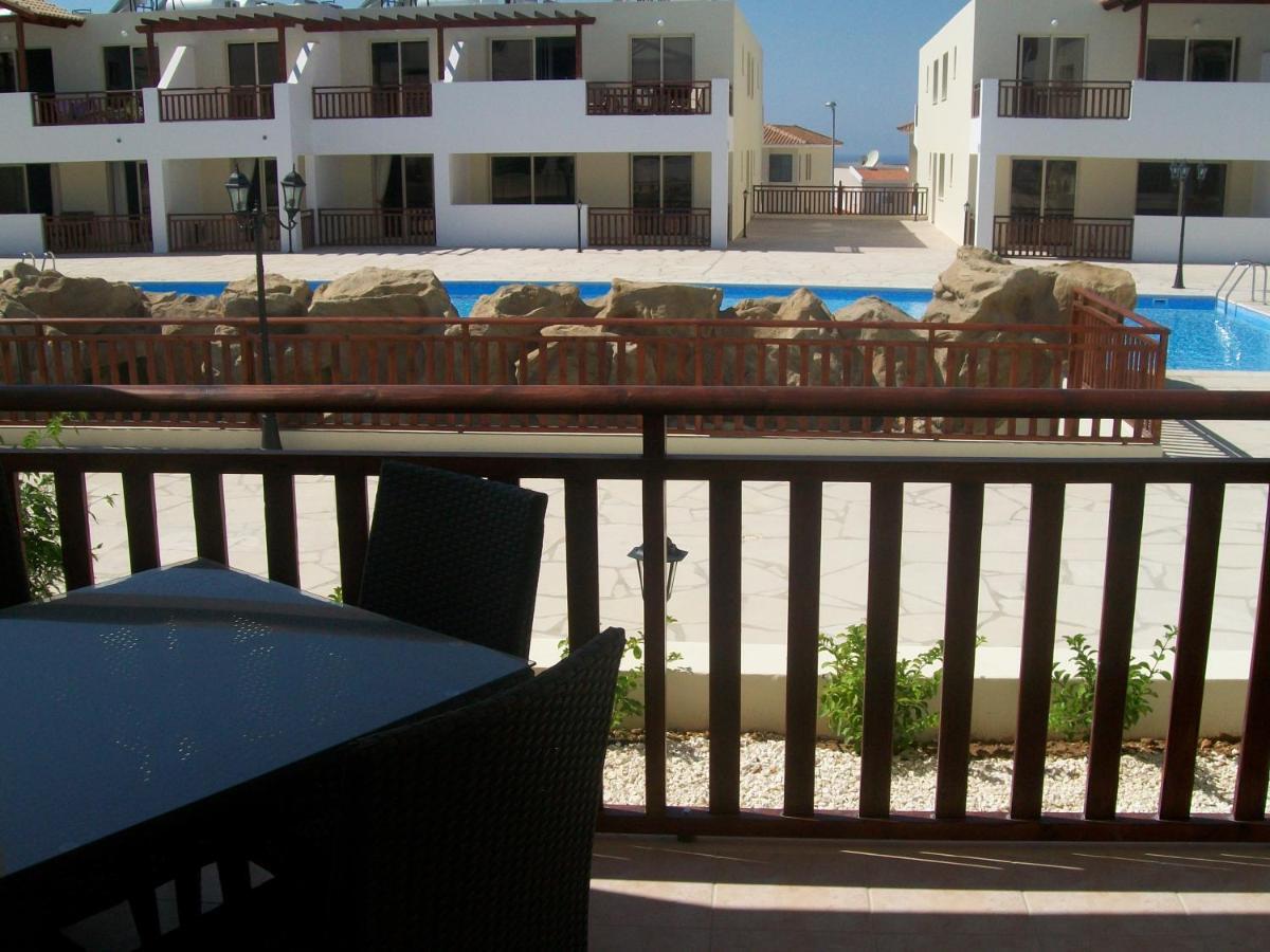 C5 Vanessa Poolside Apartment Peyia Buitenkant foto